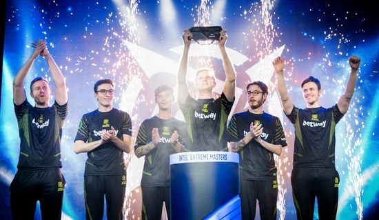 第二届友谊杯中外政企足球邀请赛精彩落幕